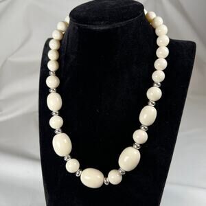 Cream Silvertone Oval and Round Bead Retro Statement Necklace